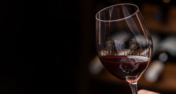Нужна ли бочка красному вину?