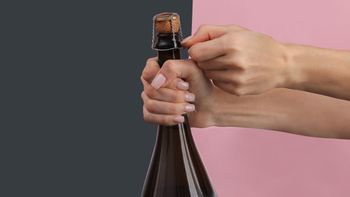 Как открыть игристое вино