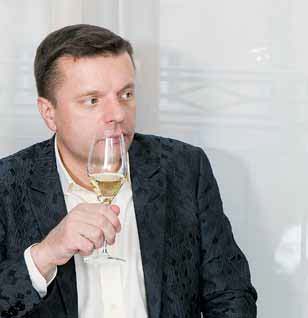 Леонид Парфенов: «Моншерамишное». Шампанское под условным названием «яблочный спас». При этом очень характерное и классическое».