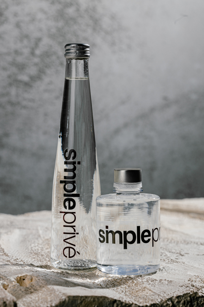 Брендированию воды от Simple Group