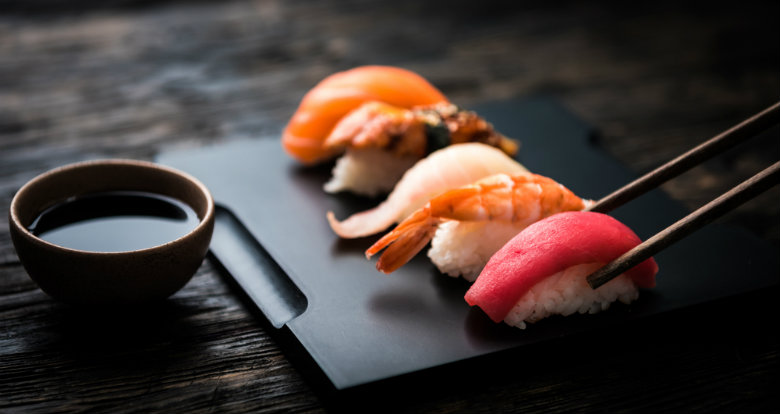 саке идеально гармонирует с японской кухней